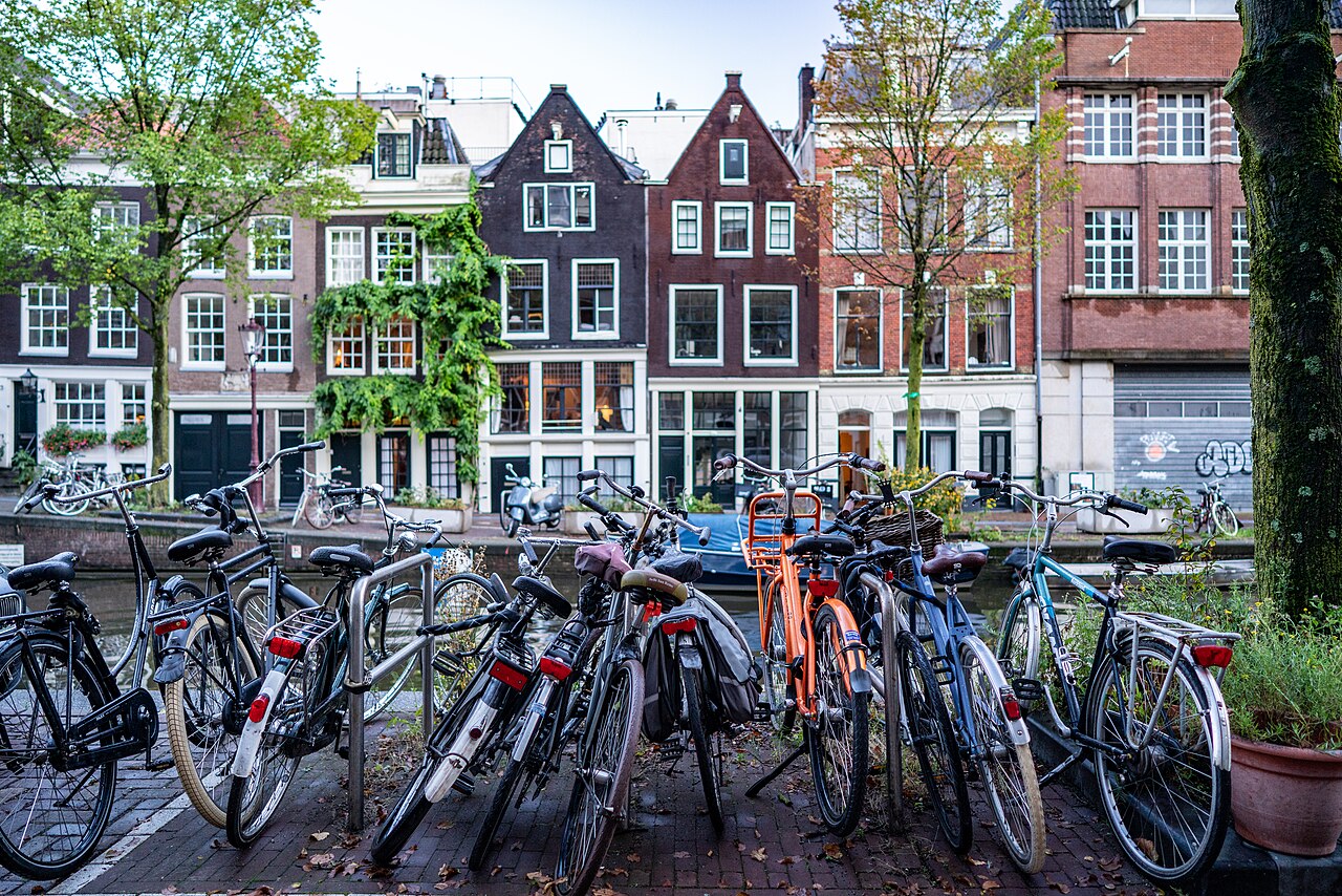 canaux Amsterdam vélos